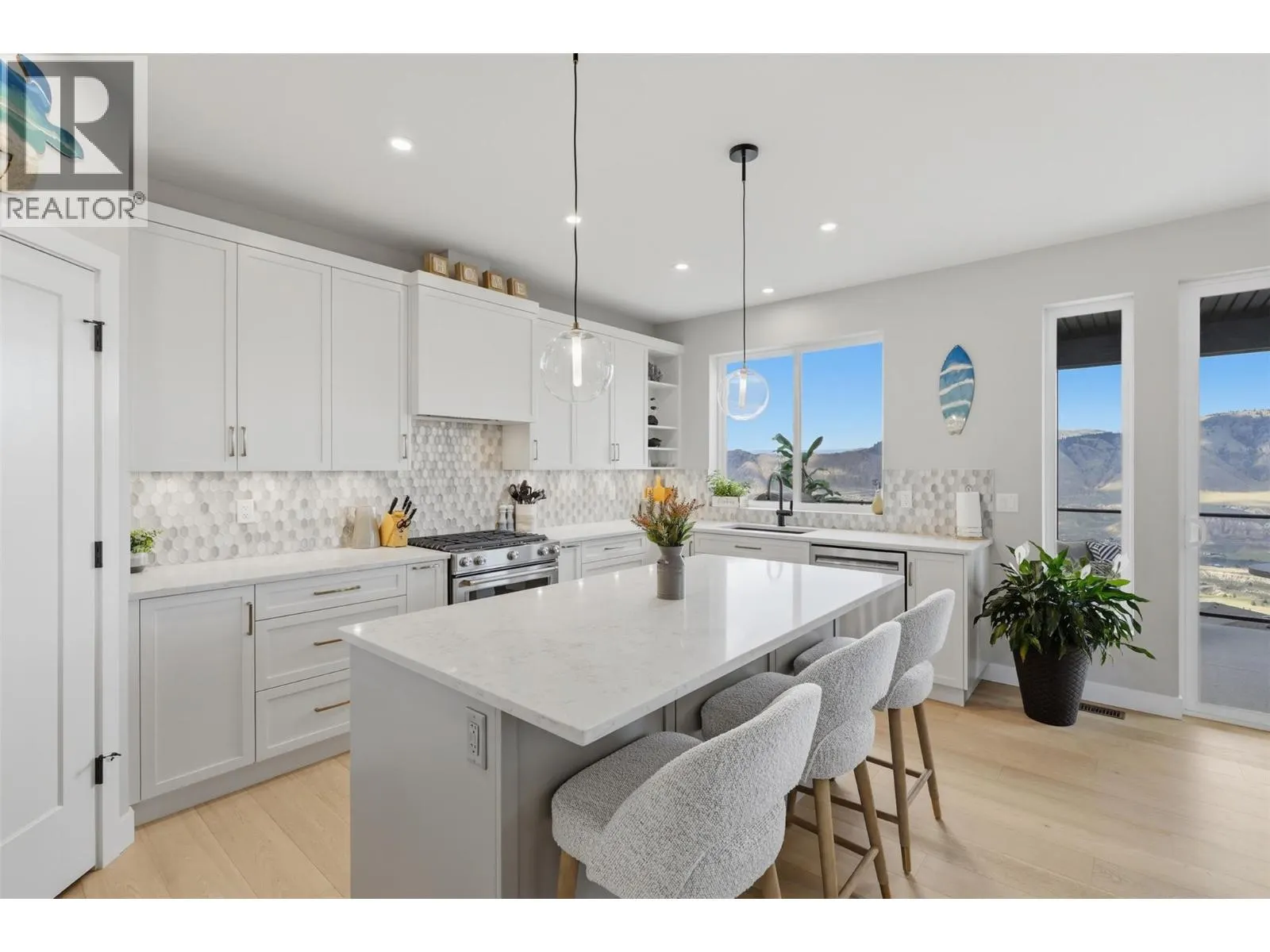 2137 LUPIN Court