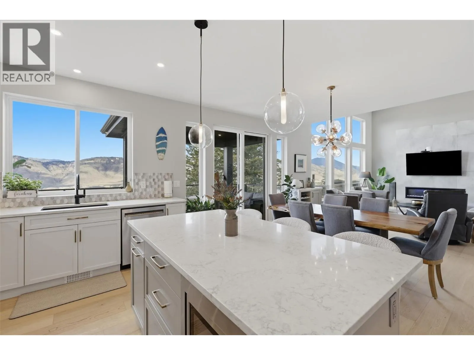 2137 LUPIN Court