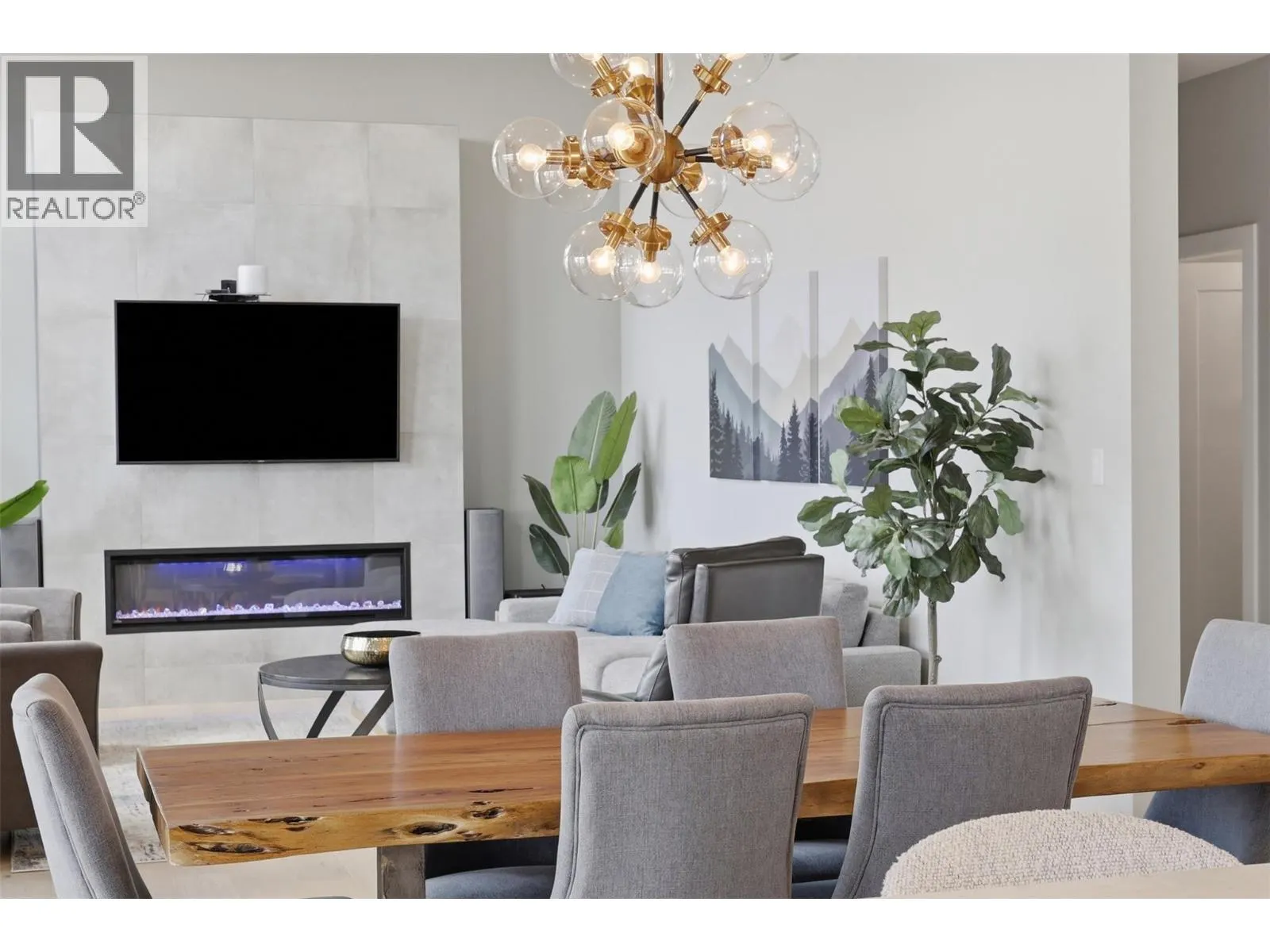 2137 LUPIN Court