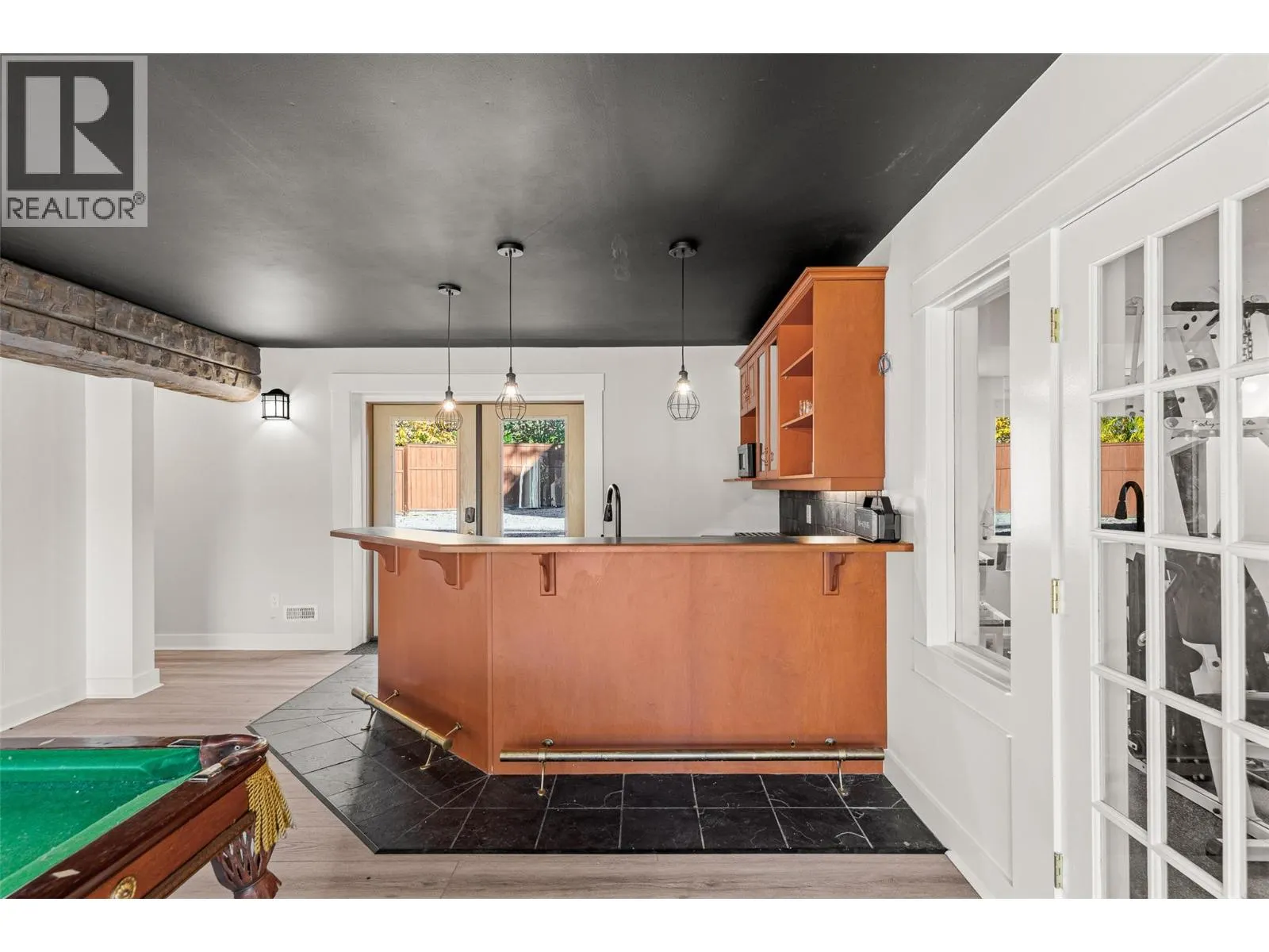 863 Coronado Crescent