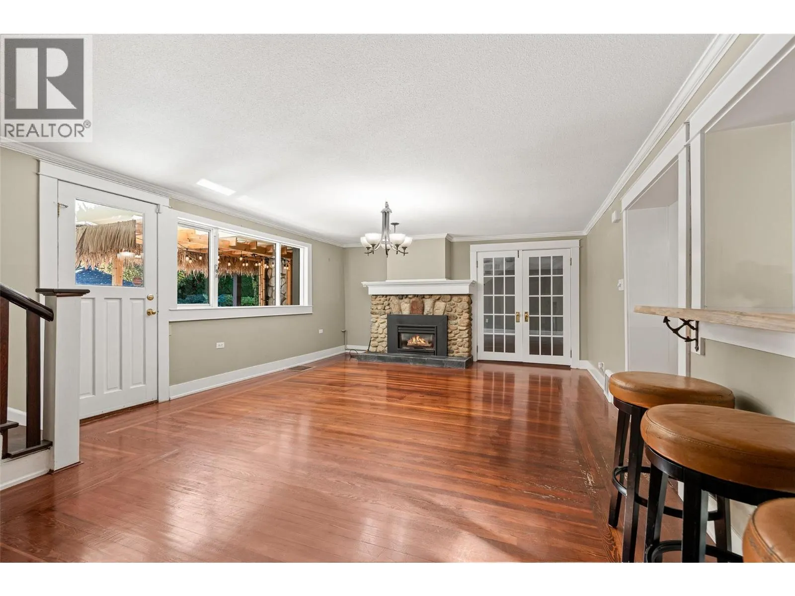 863 Coronado Crescent
