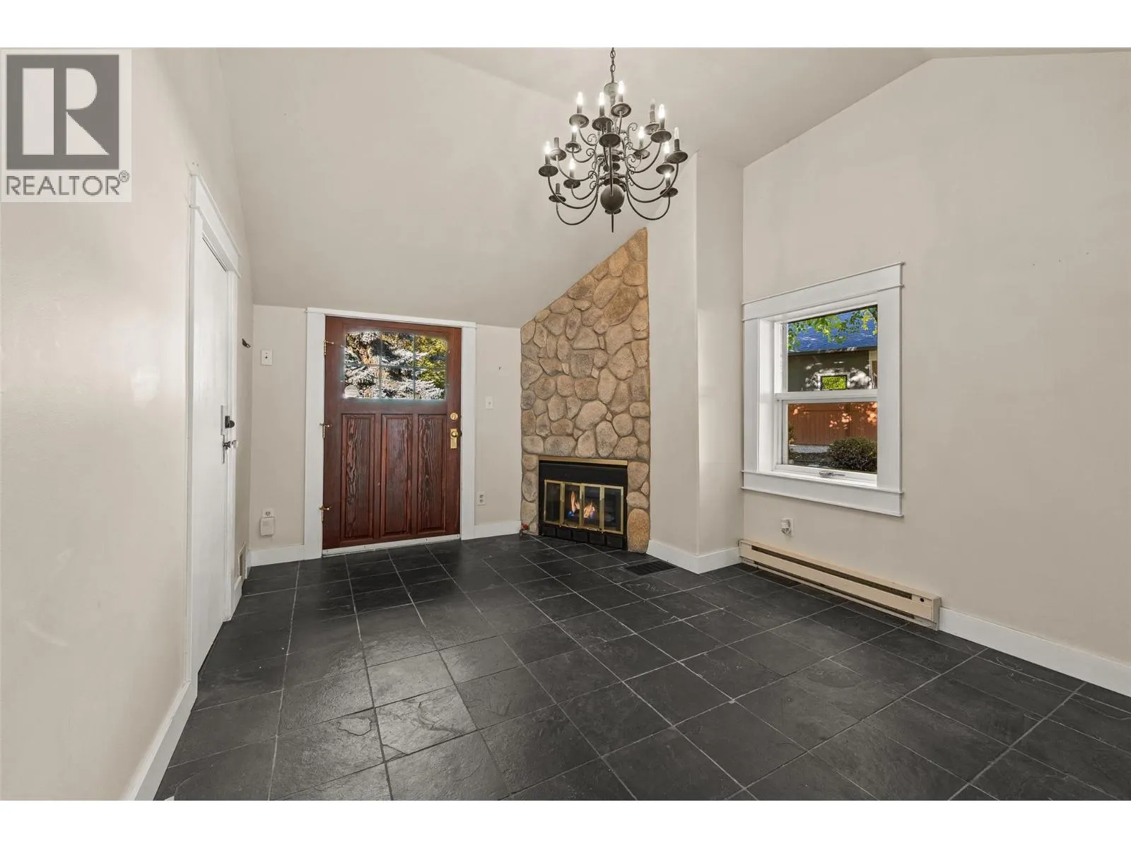 863 Coronado Crescent