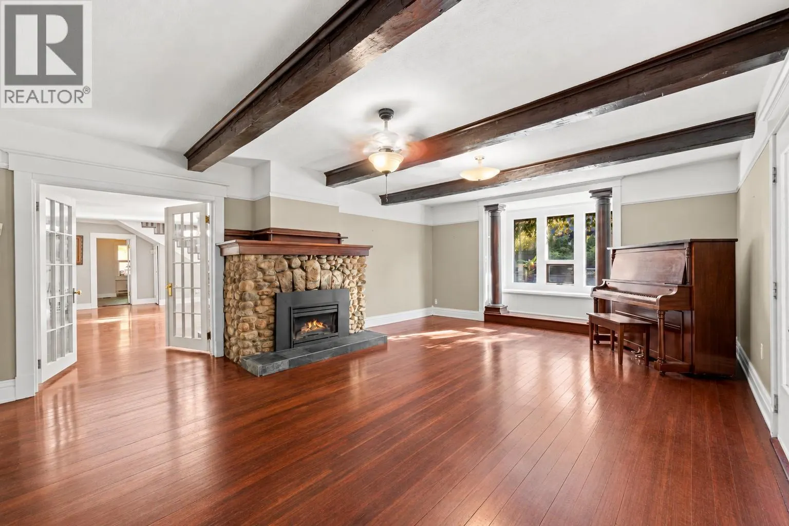863 Coronado Crescent