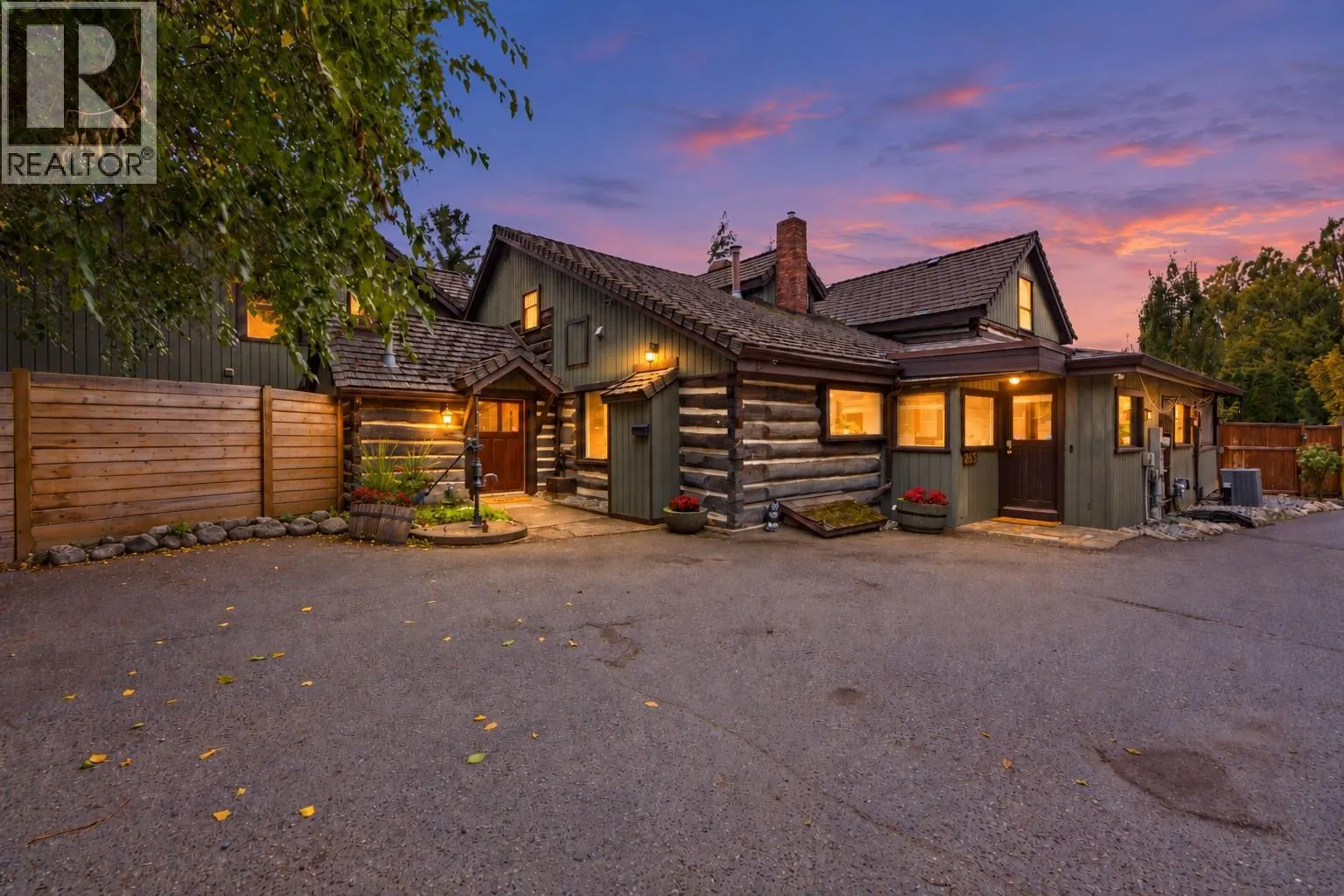863 Coronado Crescent
