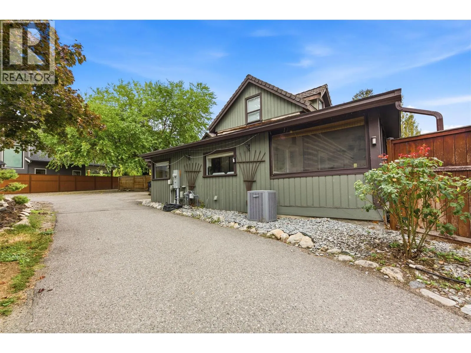 863 Coronado Crescent