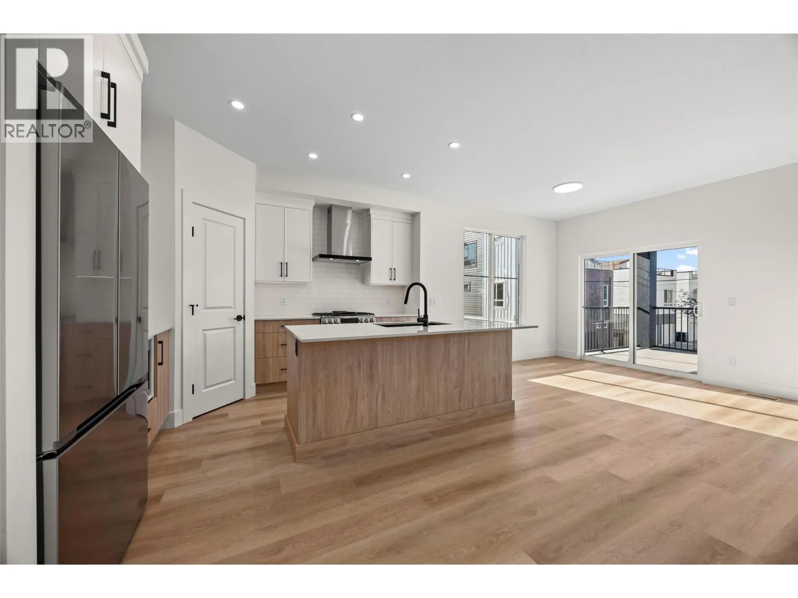 773 Kinnear Avenue Unit# 5