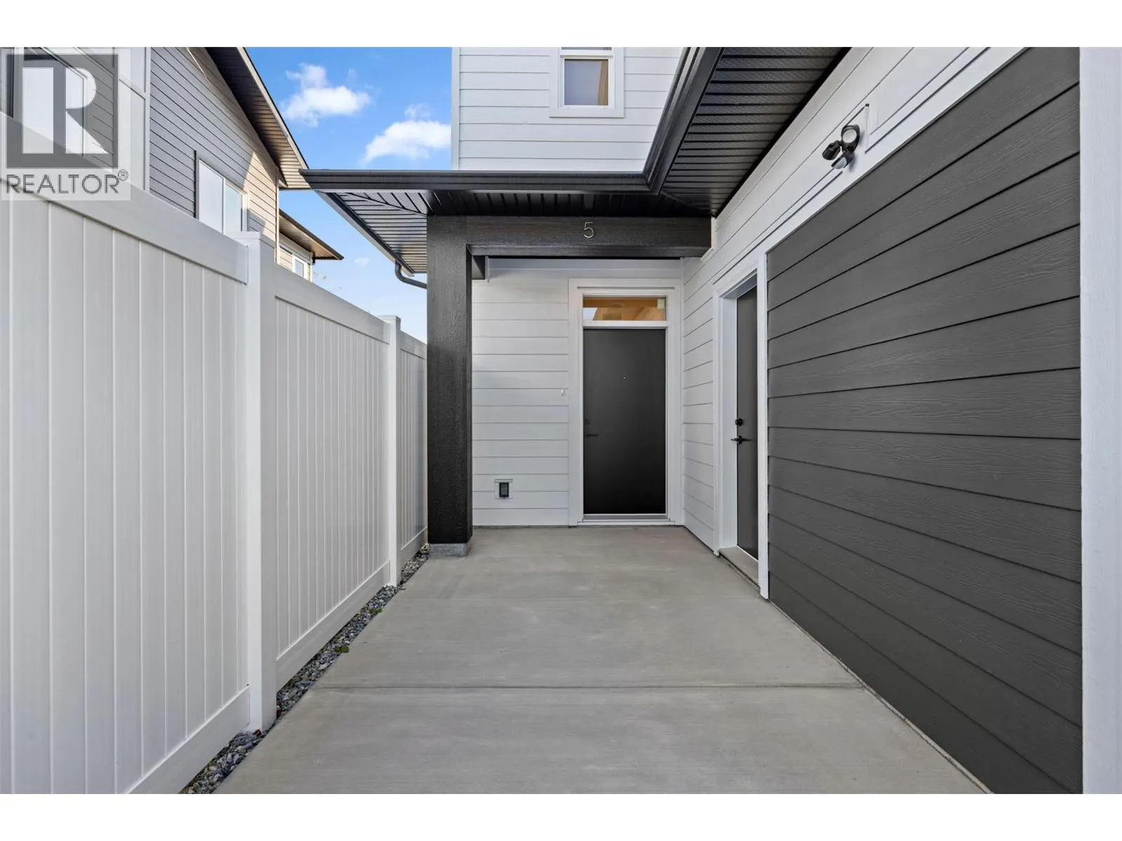 773 Kinnear Avenue Unit# 5