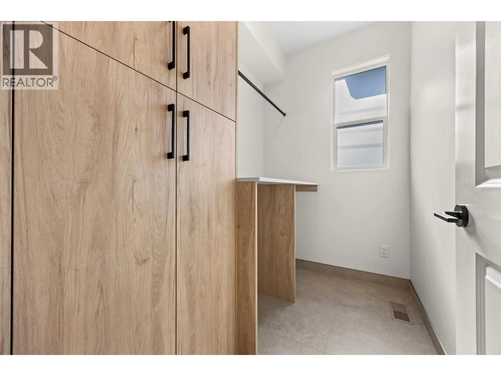 773 Kinnear Avenue Unit# 5