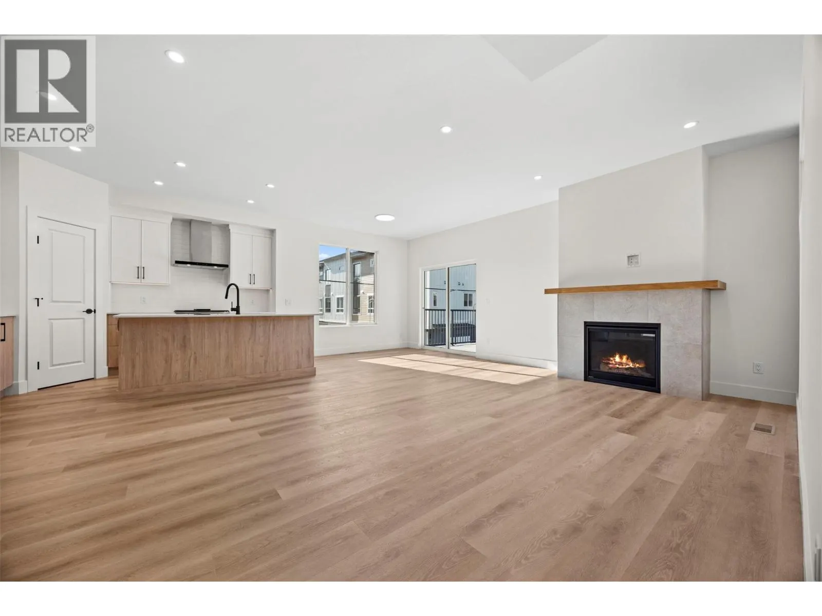 773 Kinnear Avenue Unit# 5