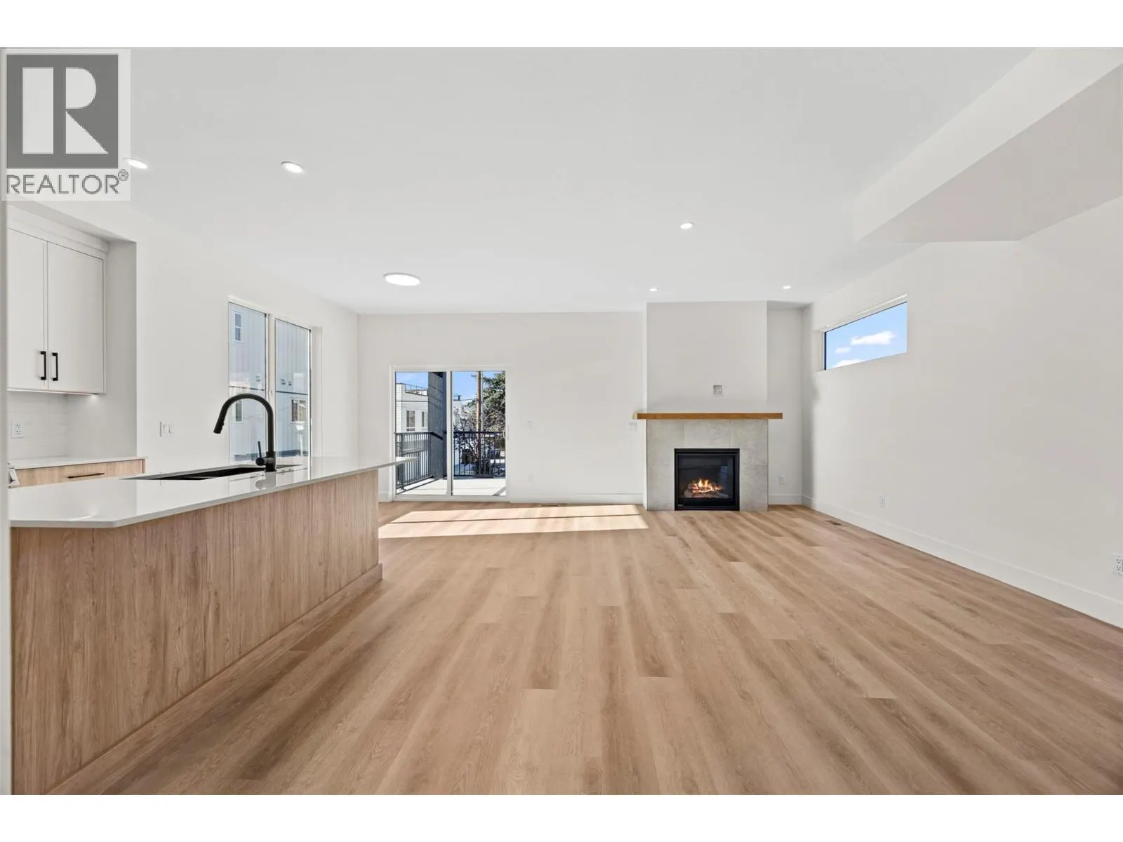 773 Kinnear Avenue Unit# 5