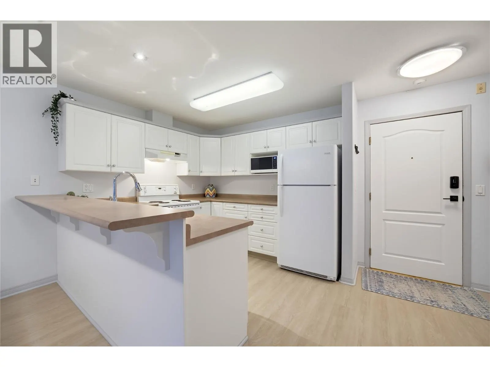 1002 Riverside Avenue Unit# 114
