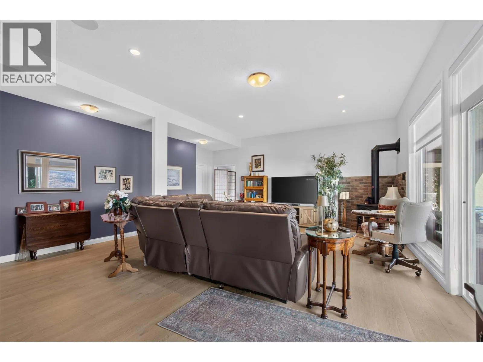 6479 Stuart Crescent S