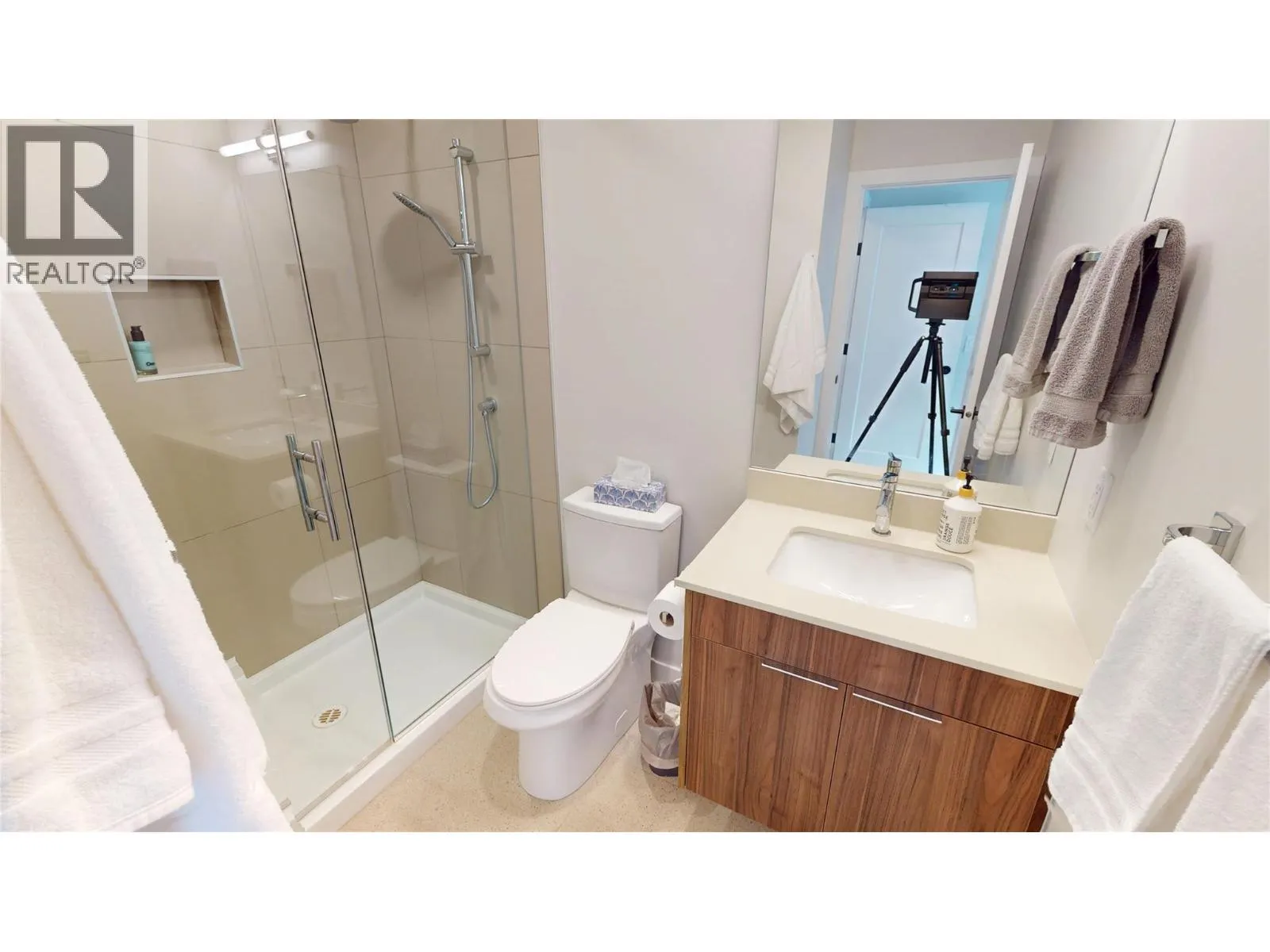 2116 Panorama Drive Unit# 203