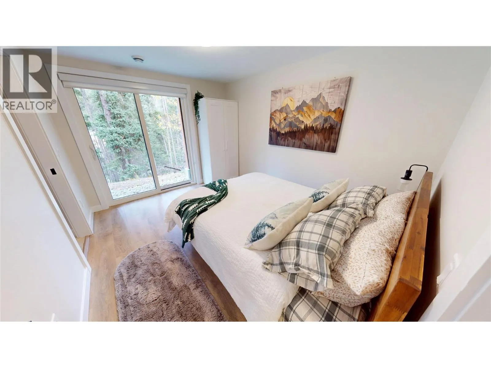 2116 Panorama Drive Unit# 203