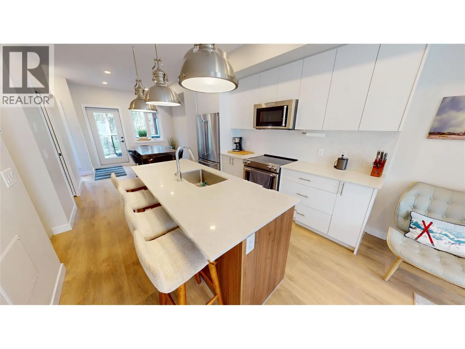 2116 Panorama Drive Unit# 203