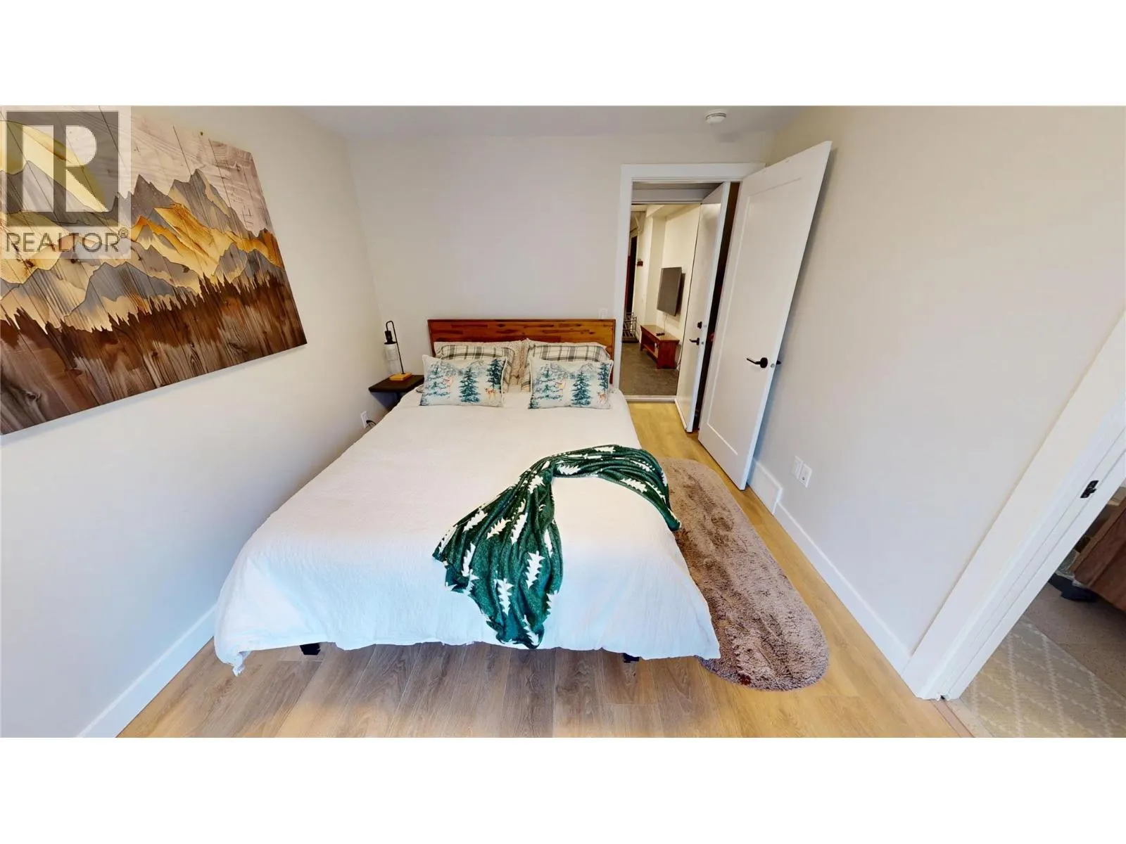 2116 Panorama Drive Unit# 203