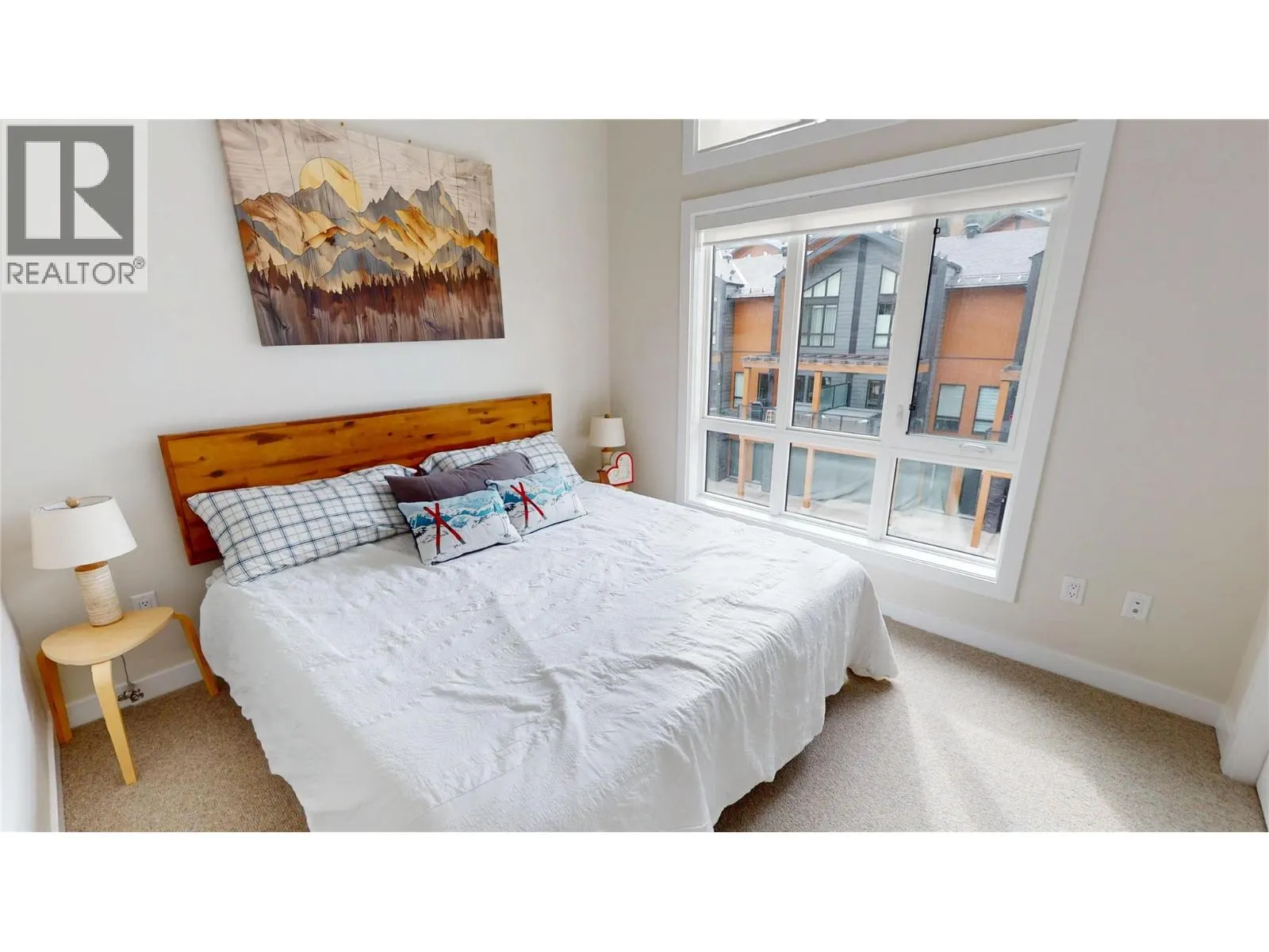 2116 Panorama Drive Unit# 203