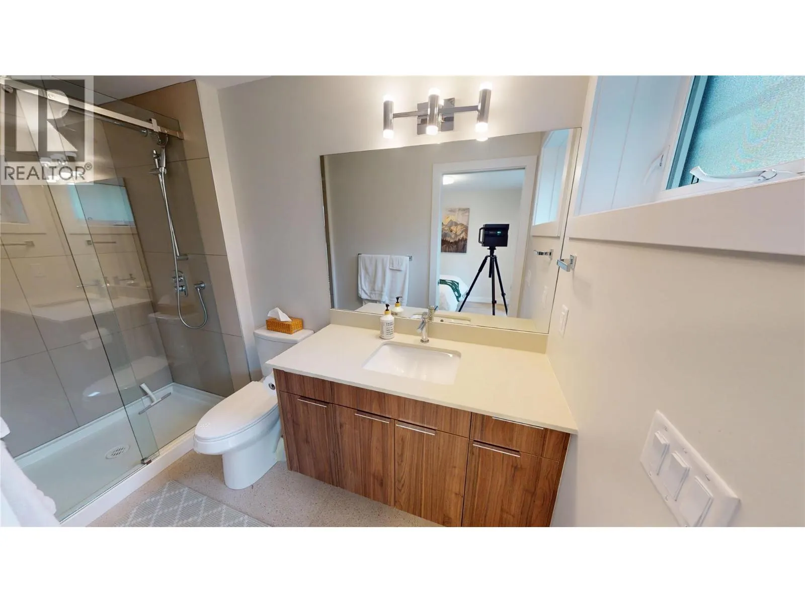 2116 Panorama Drive Unit# 203