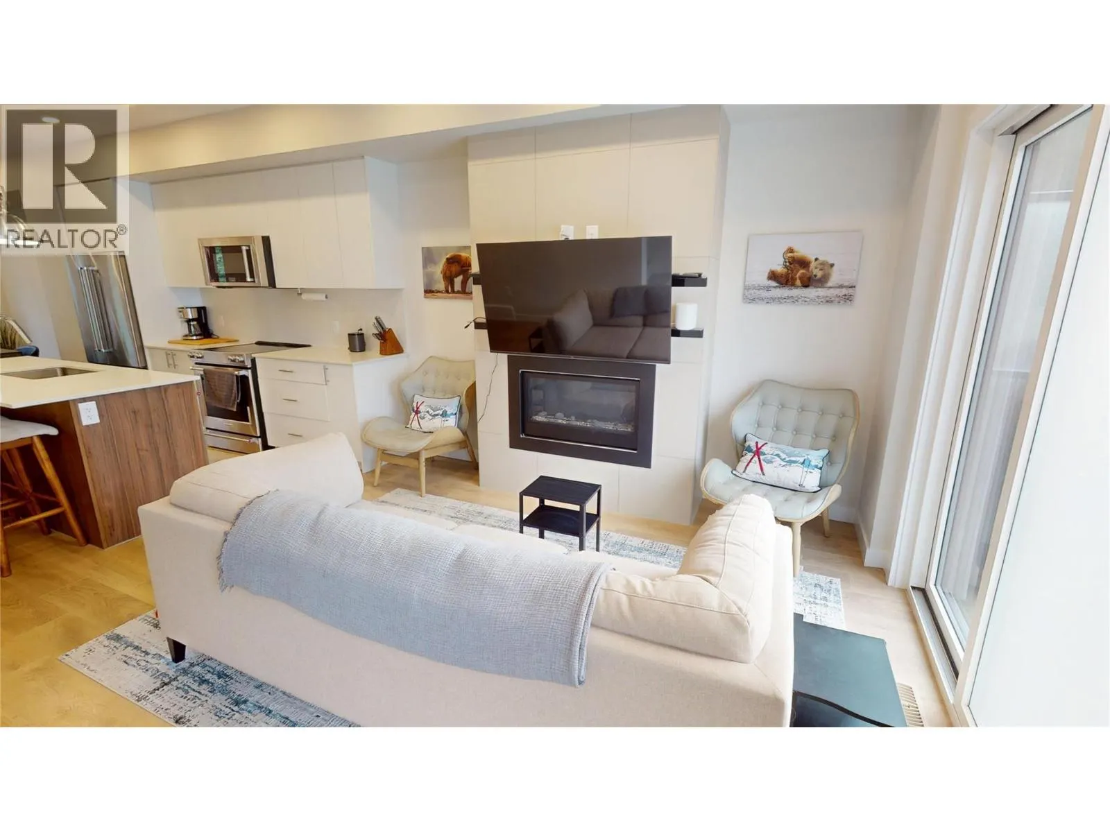 2116 Panorama Drive Unit# 203