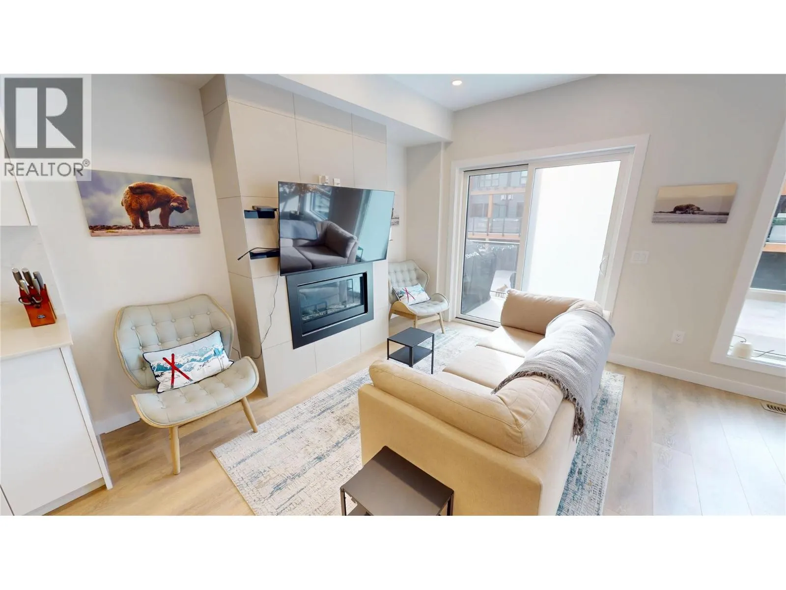 2116 Panorama Drive Unit# 203