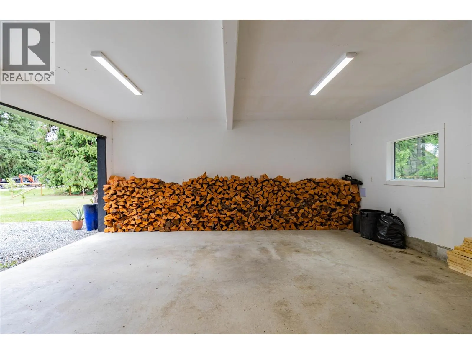4037 Santa Road