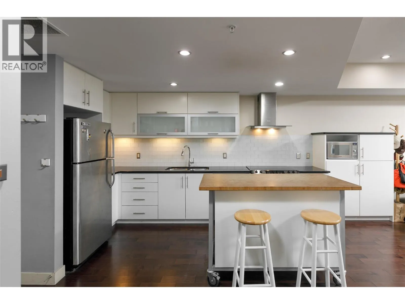 700 Martin Avenue Unit# 203
