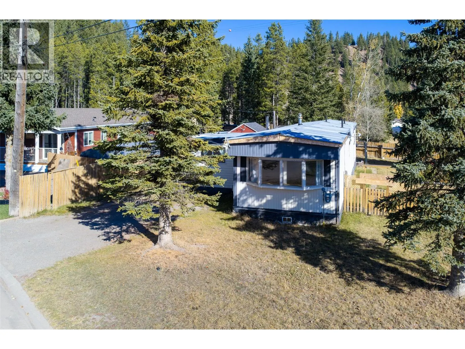 1555 Newgate Crescent Crescent