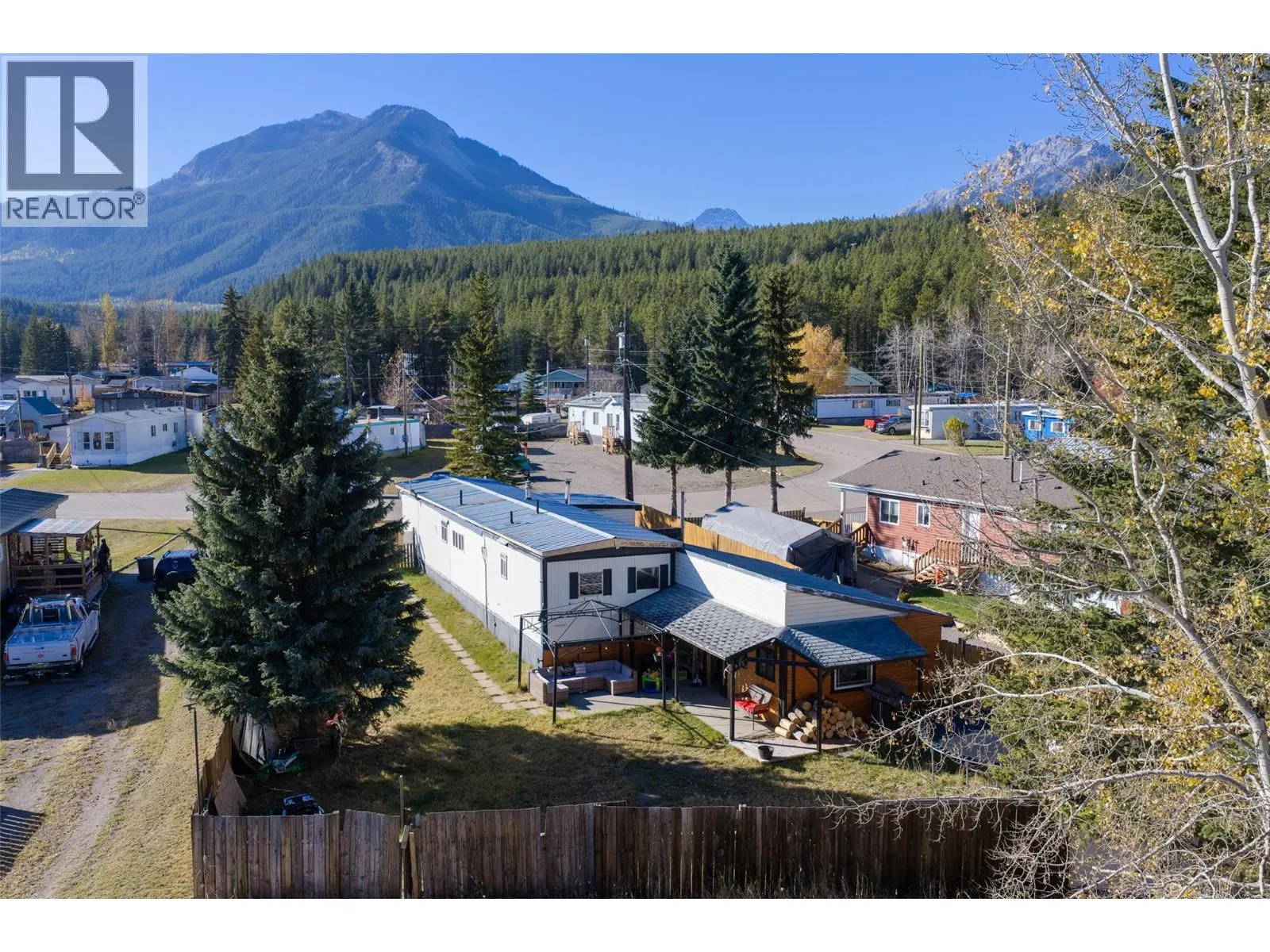 1555 Newgate Crescent Crescent