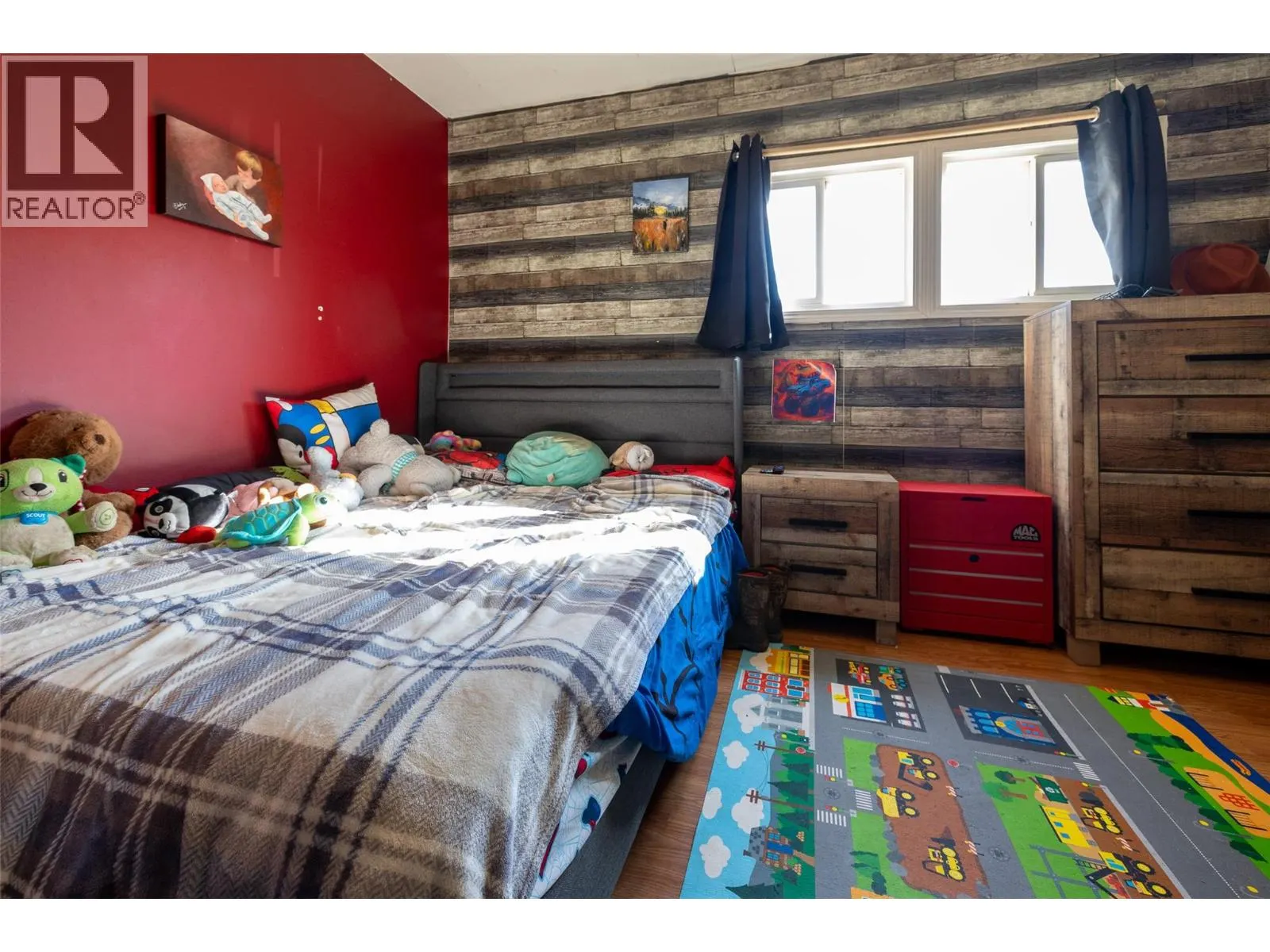1555 Newgate Crescent Crescent