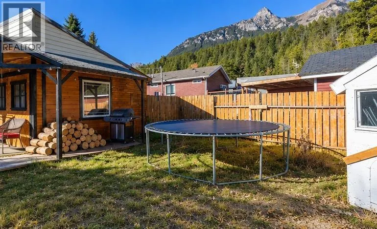 1555 Newgate Crescent Crescent