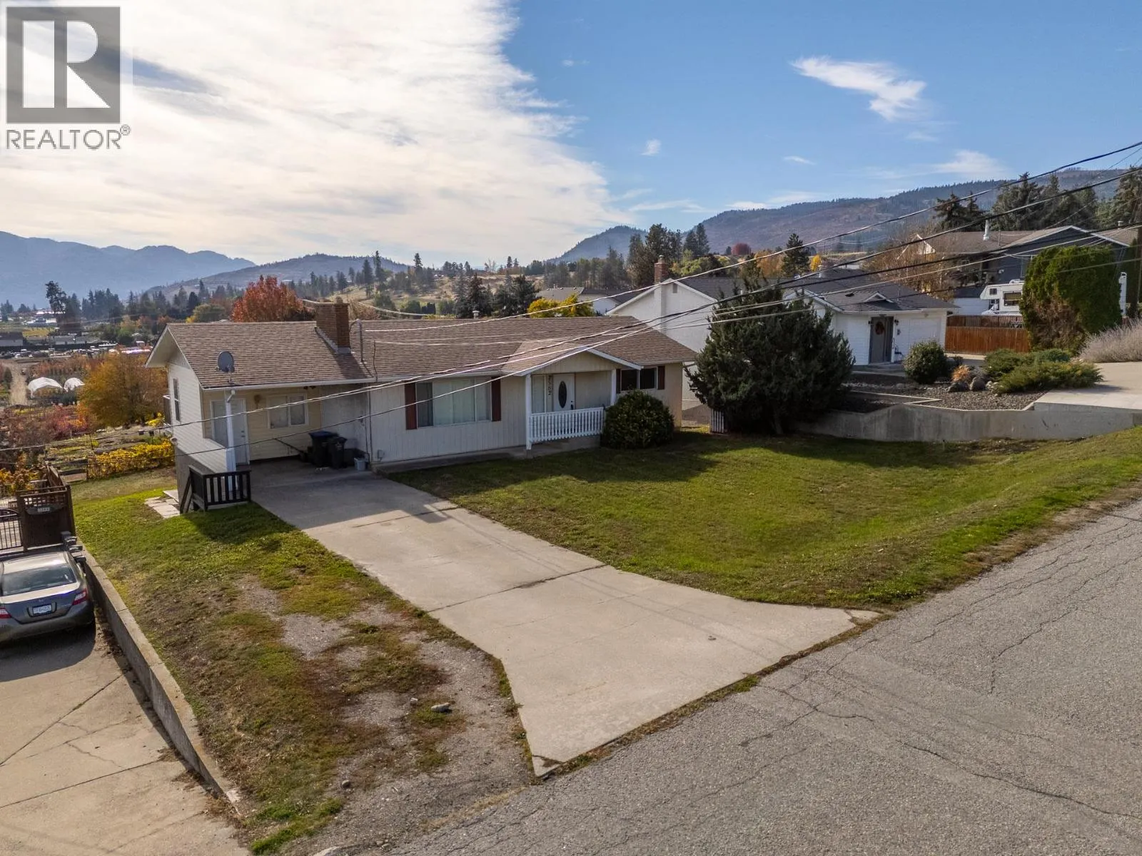 2582 Neufeld Crescent