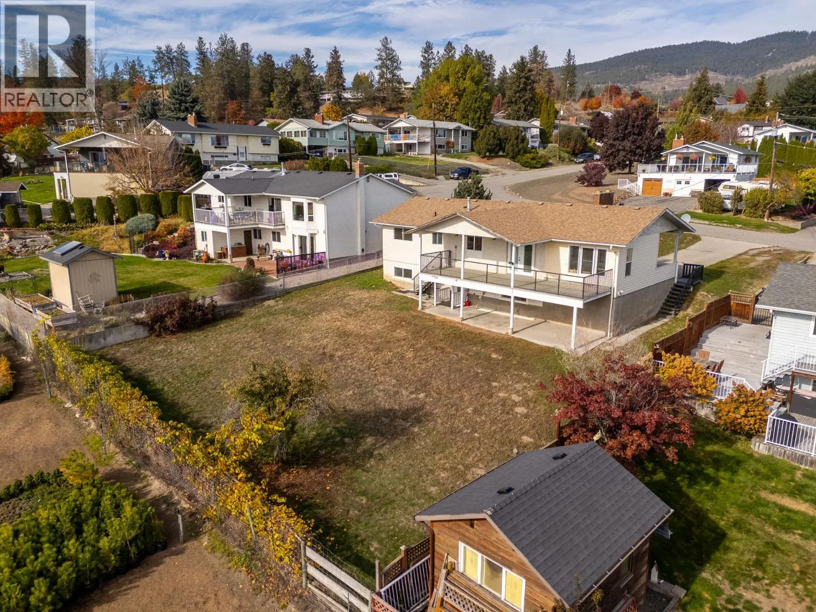 2582 Neufeld Crescent