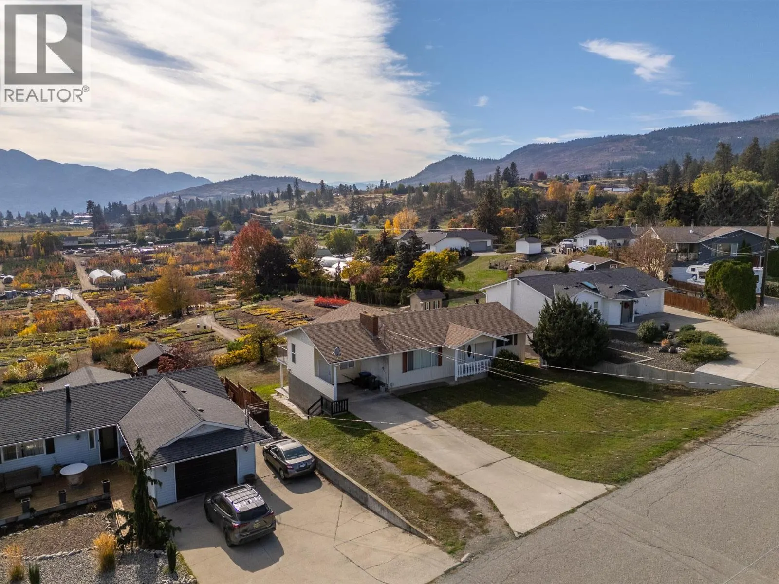 2582 Neufeld Crescent