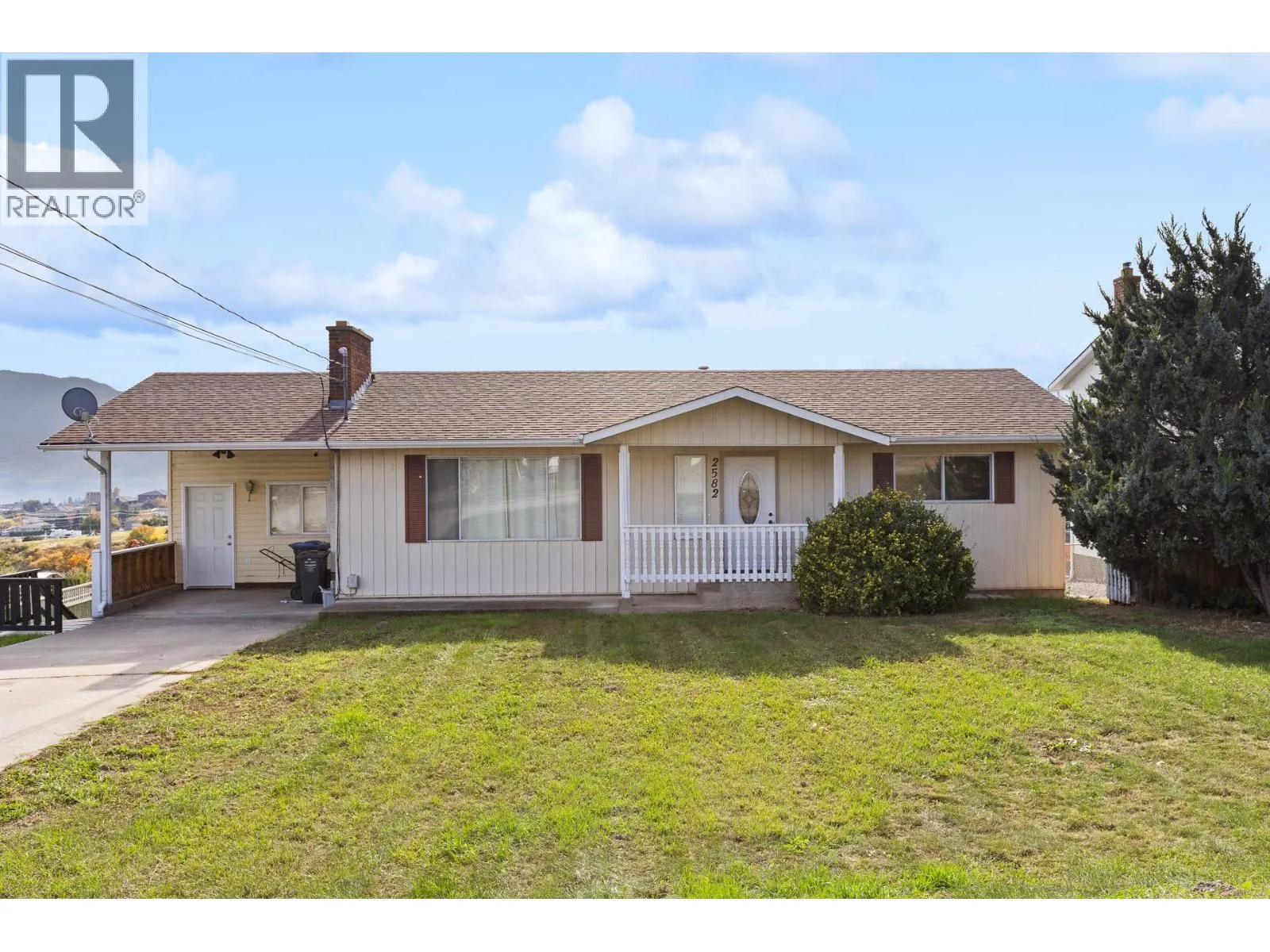 2582 Neufeld Crescent