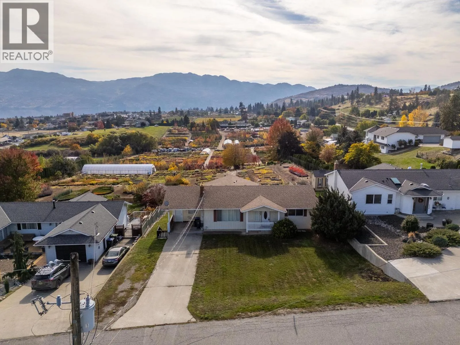 2582 Neufeld Crescent