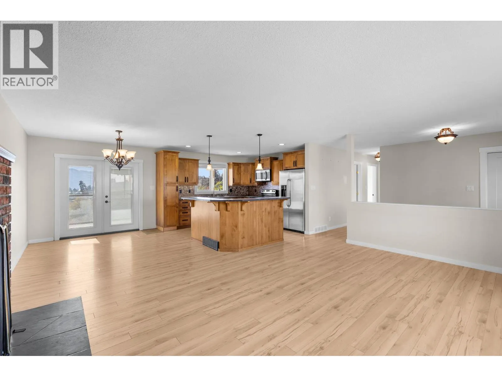 2582 Neufeld Crescent