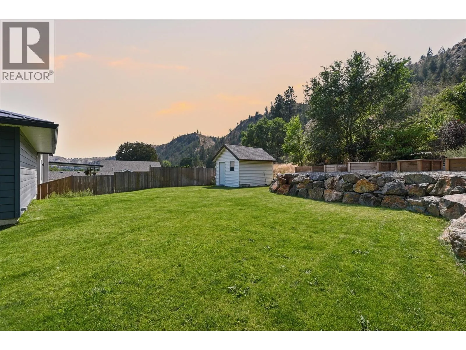 5543 DALLAS Drive