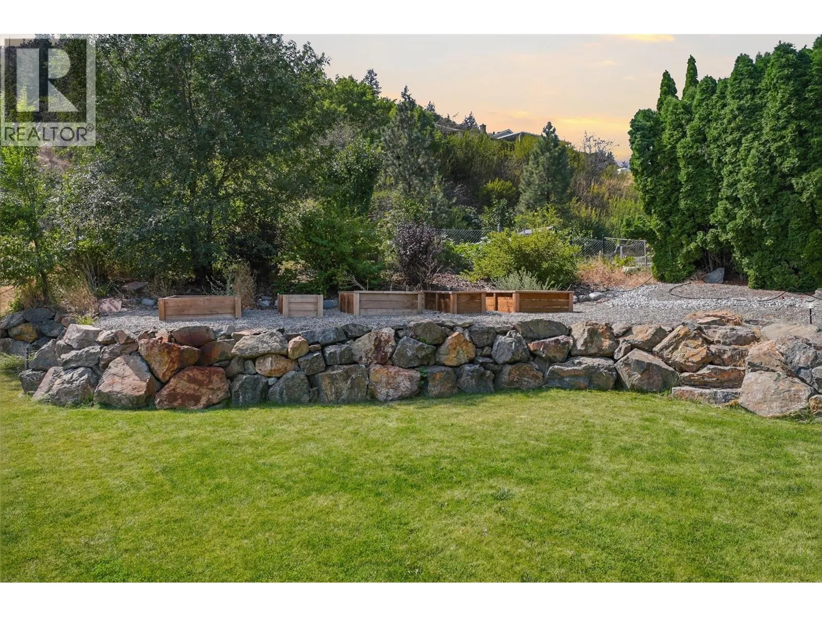 5543 DALLAS Drive