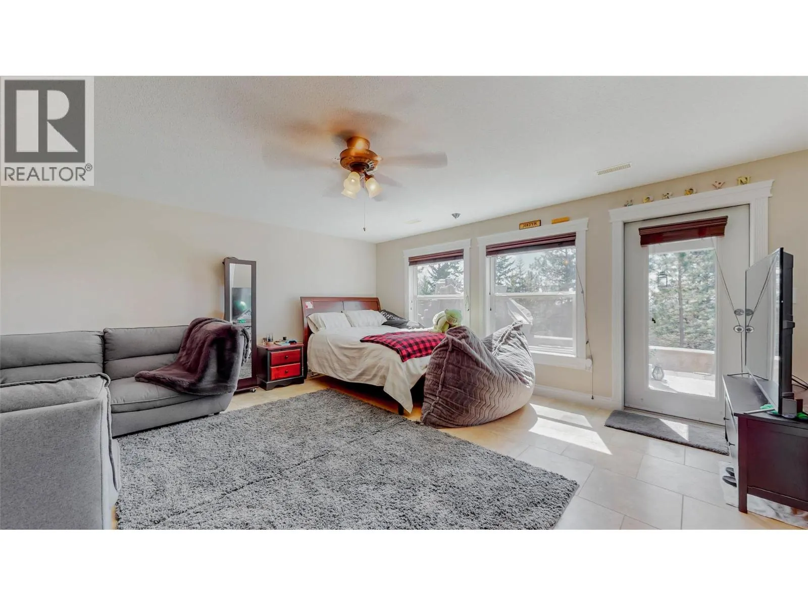 1370 Bullmoose Way