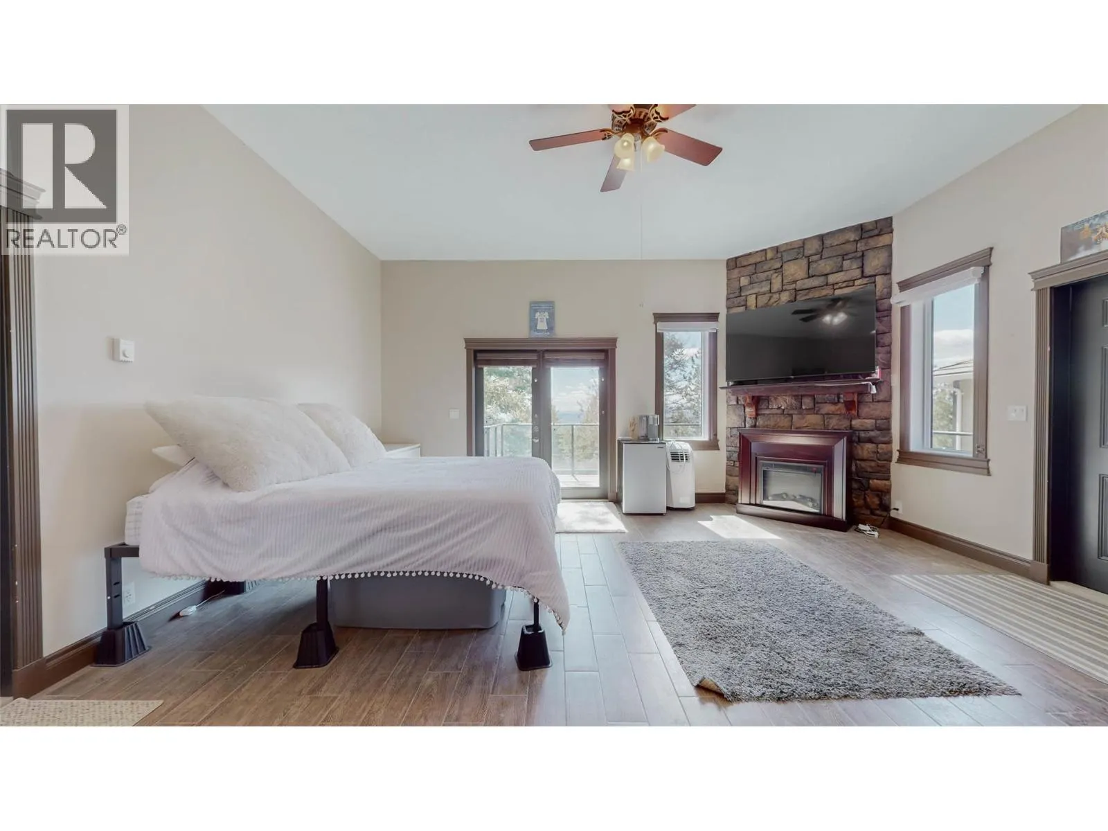1370 Bullmoose Way