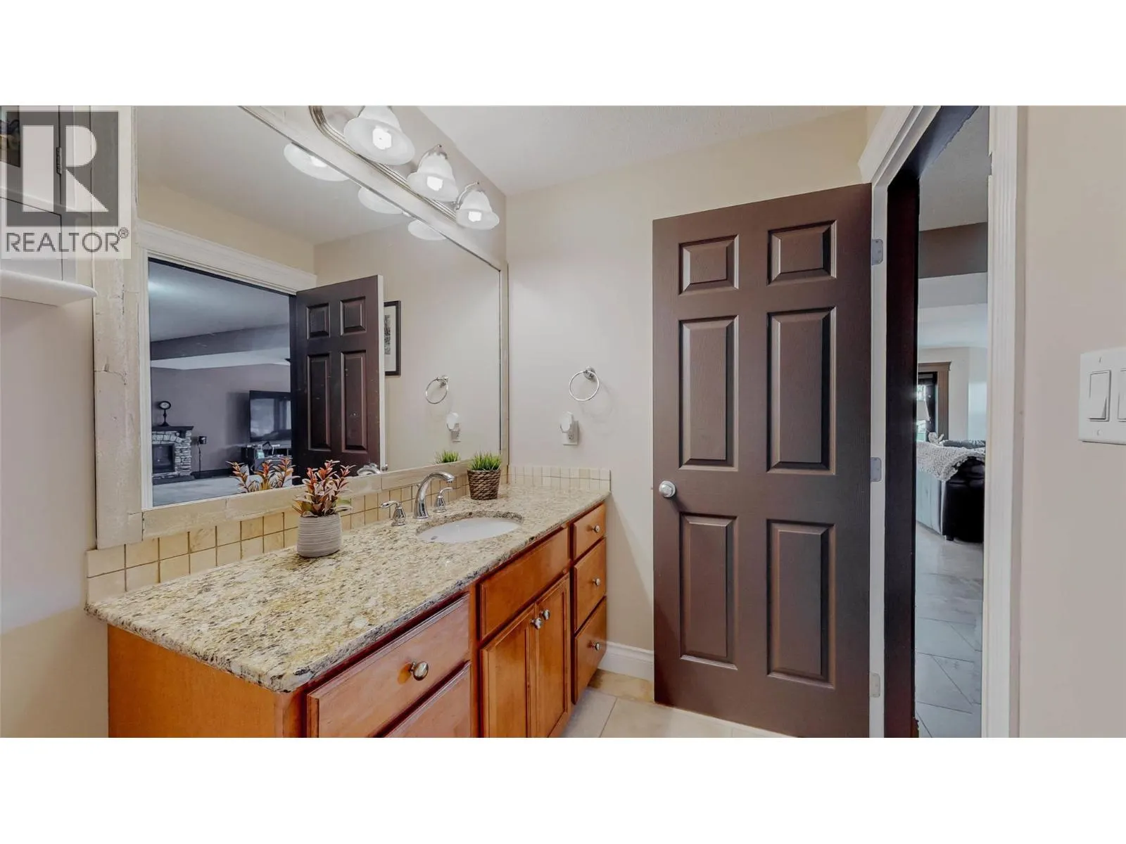 1370 Bullmoose Way