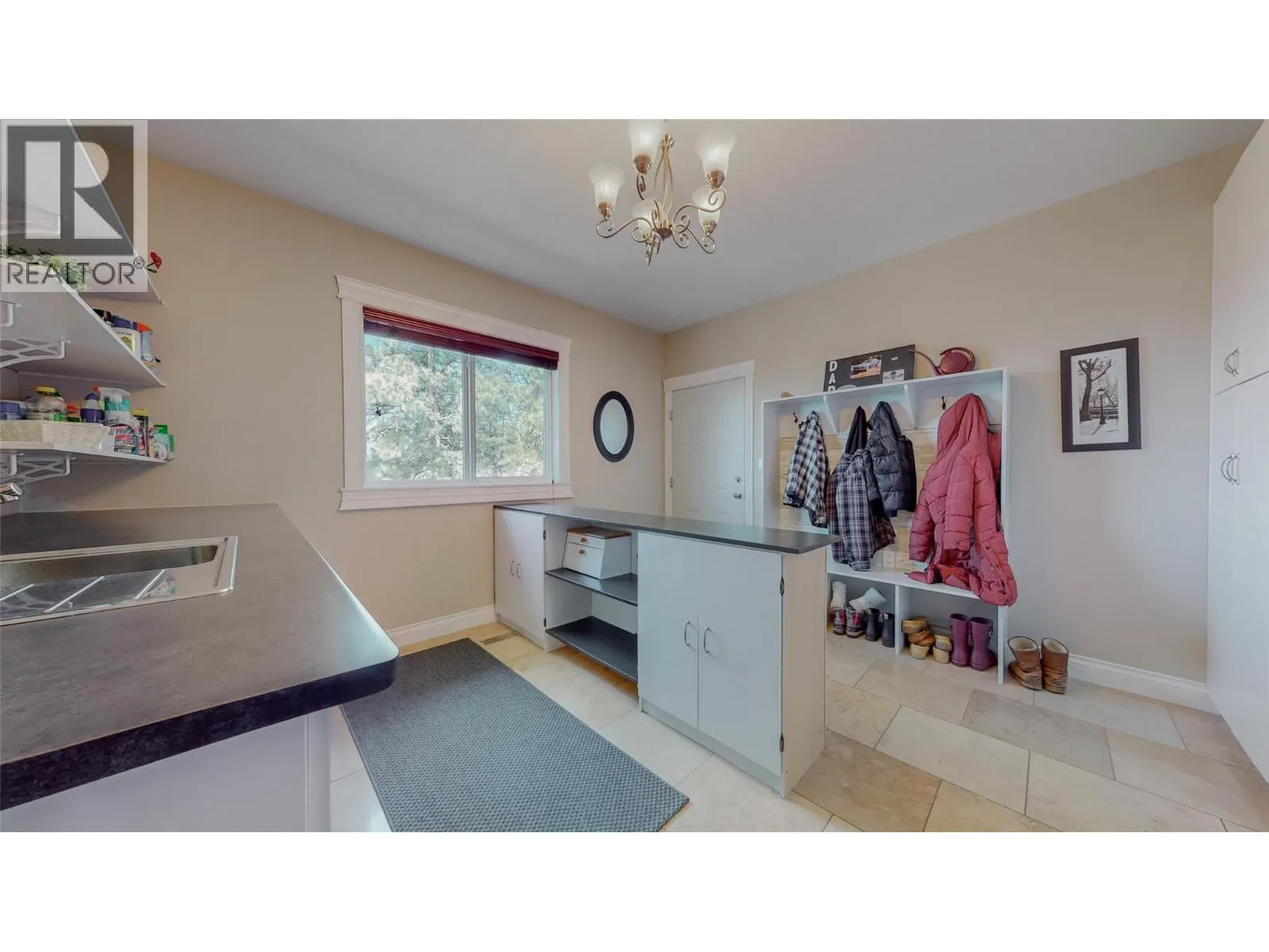 1370 Bullmoose Way