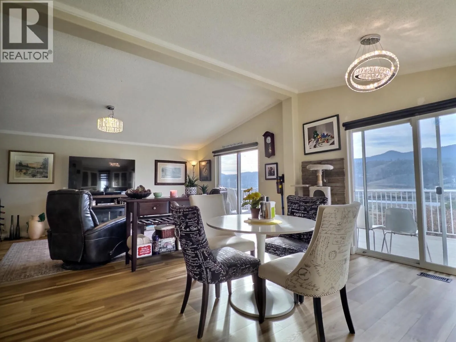 3099 SHUSWAP  E Road Unit# 6