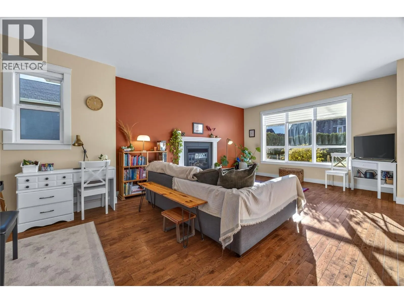 644 VICTORIA Drive Unit# 101
