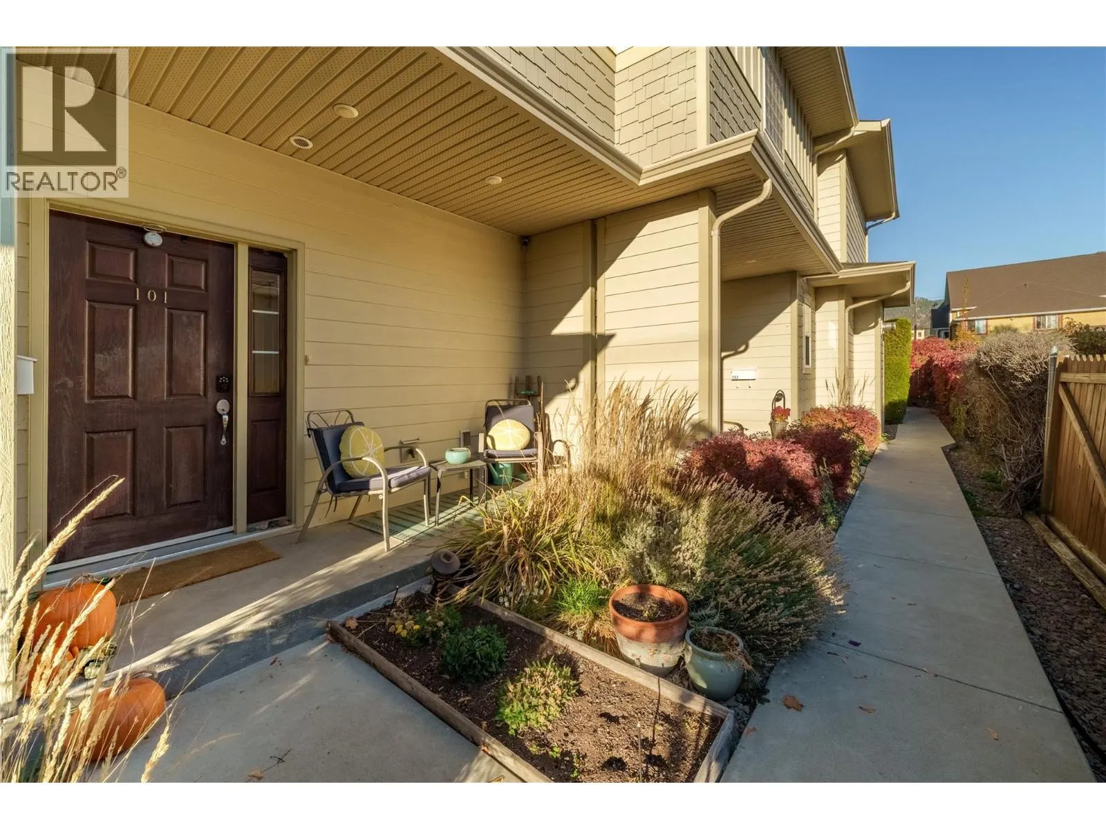 644 VICTORIA Drive Unit# 101
