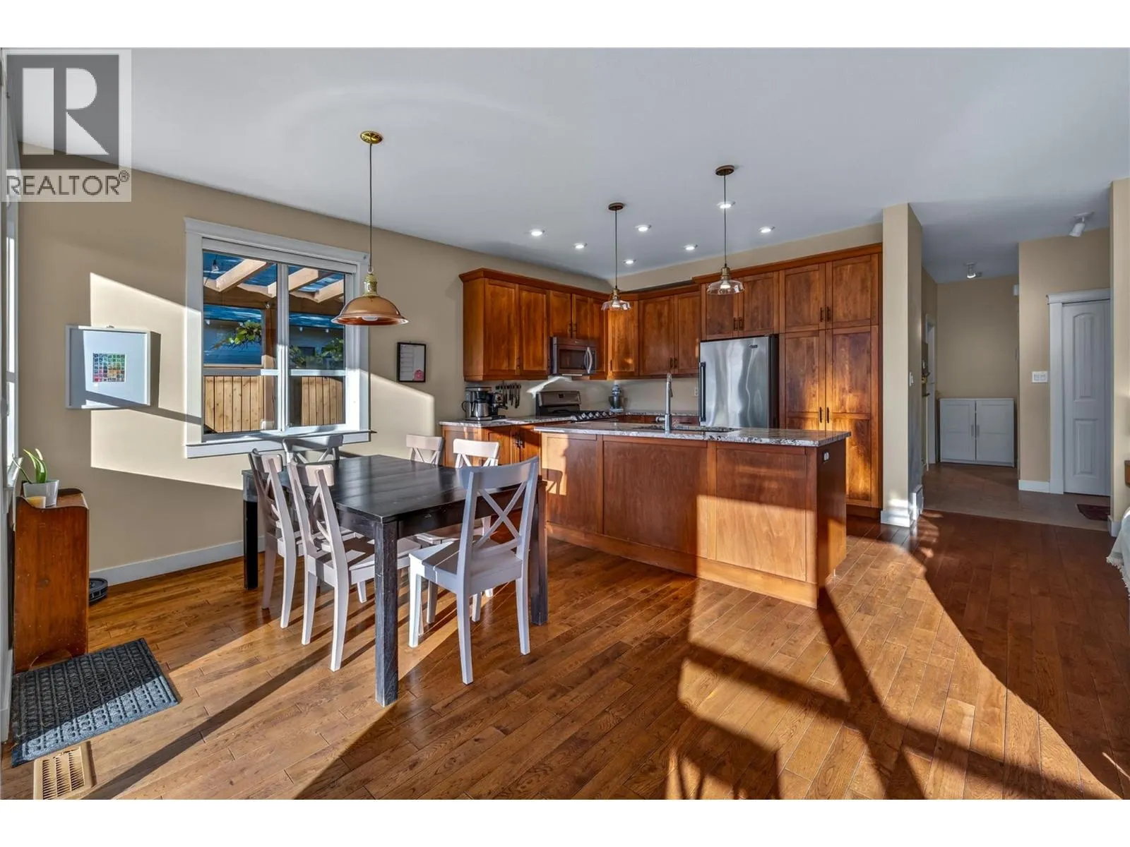 644 VICTORIA Drive Unit# 101