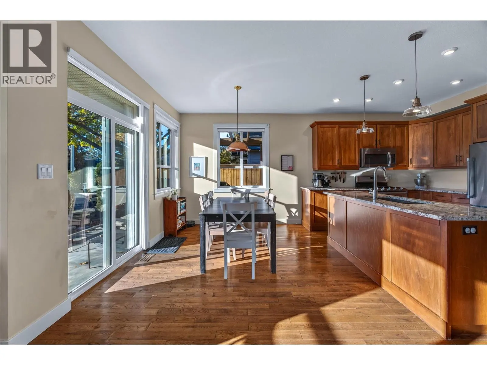 644 VICTORIA Drive Unit# 101