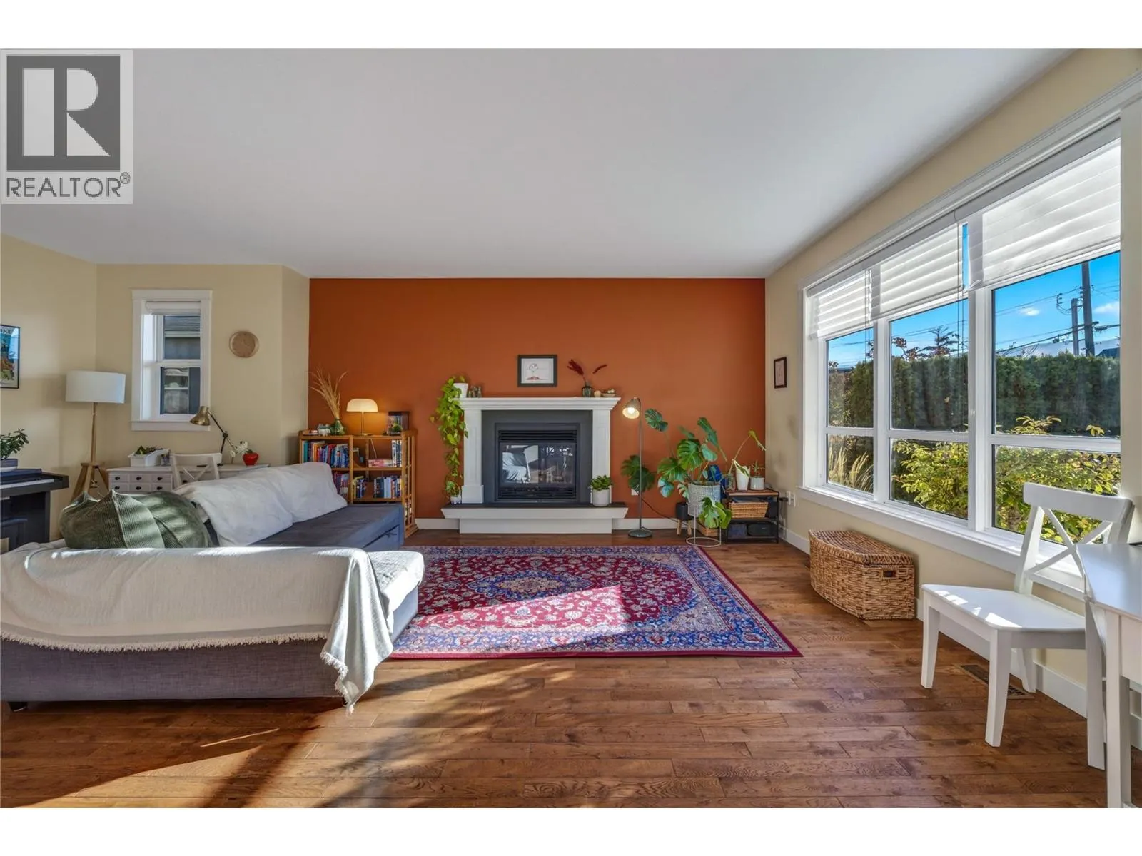 644 VICTORIA Drive Unit# 101