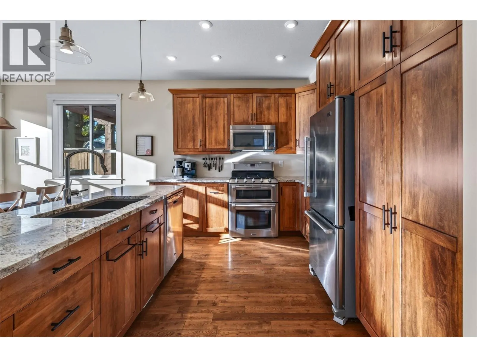 644 VICTORIA Drive Unit# 101