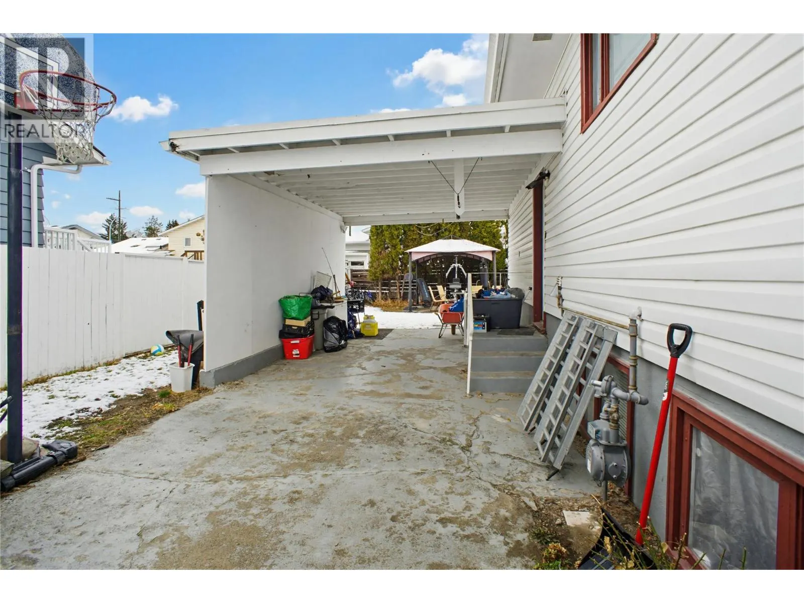 682 Alberni Avenue